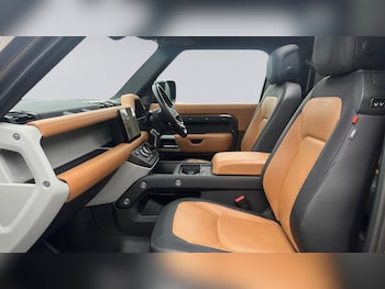 Used Land Rover Defender 2022 for sale - 76296981: Photo
