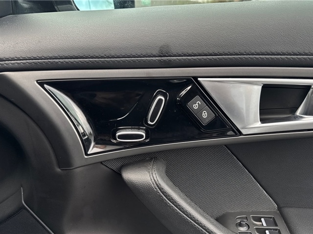 Used Jaguar F-Type 2015 for sale - 77539442: Photo 25