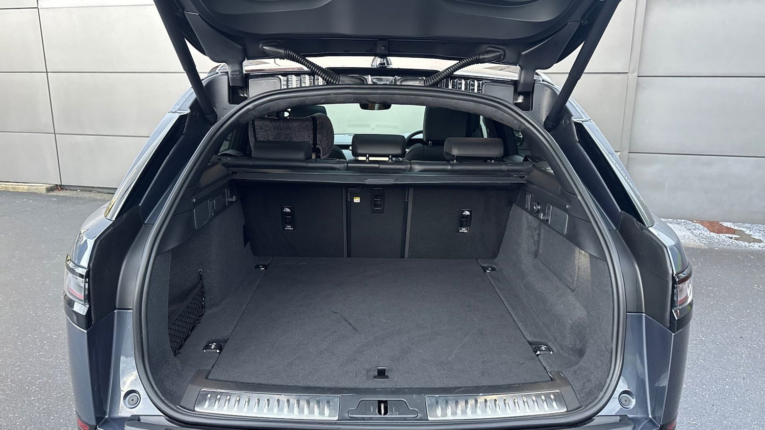 Used Land Rover Range Rover Velar 2025 for sale - 77193063: Photo 10