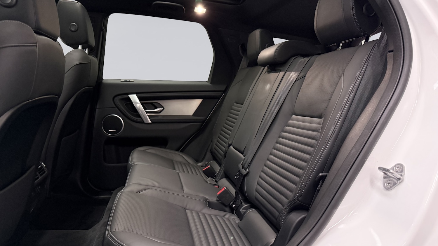 Used Land Rover Discovery Sport 2023 for sale - 76837689: Photo 4