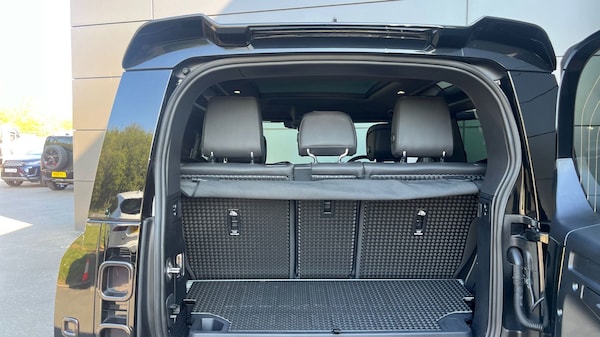 Used Land Rover Defender 2023 for sale - 76190599: Photo 10