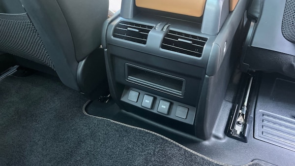 Used Land Rover Defender 2023 for sale - 76190599: Photo 18