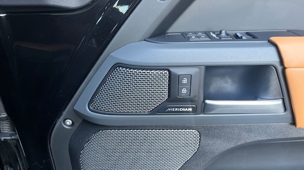 Used Land Rover Defender 2023 for sale - 76190599: Photo 22