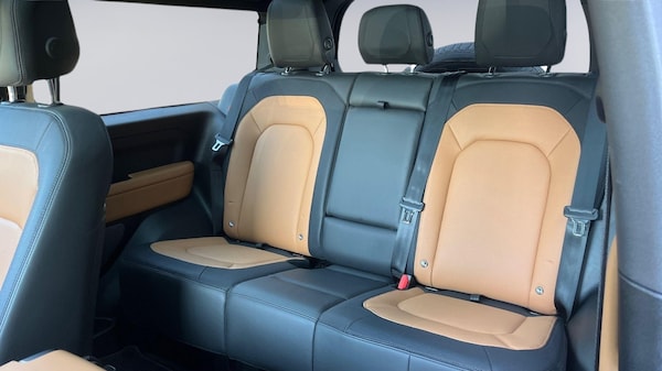 Used Land Rover Defender 2023 for sale - 76190599: Photo 4