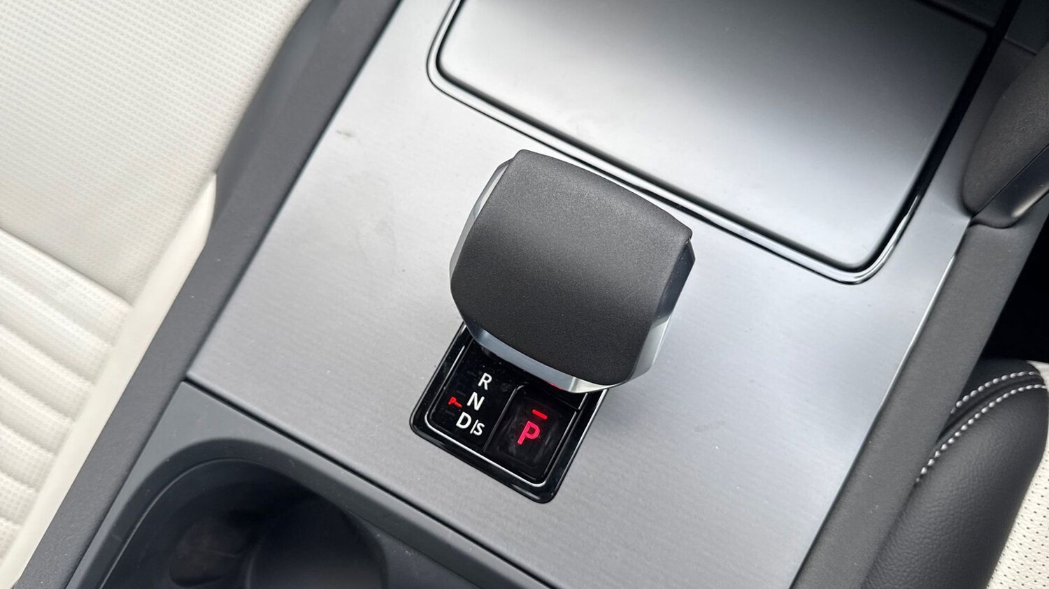 Used Land Rover Discovery Sport 2026 for sale - 77480002: Photo 13