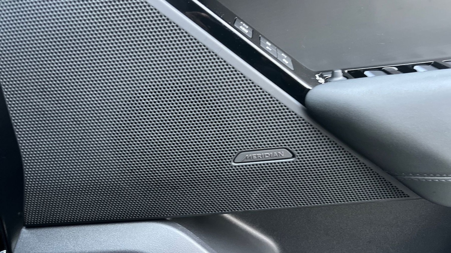 Used Land Rover Range Rover Velar 2025 for sale - 77176599: Photo 23