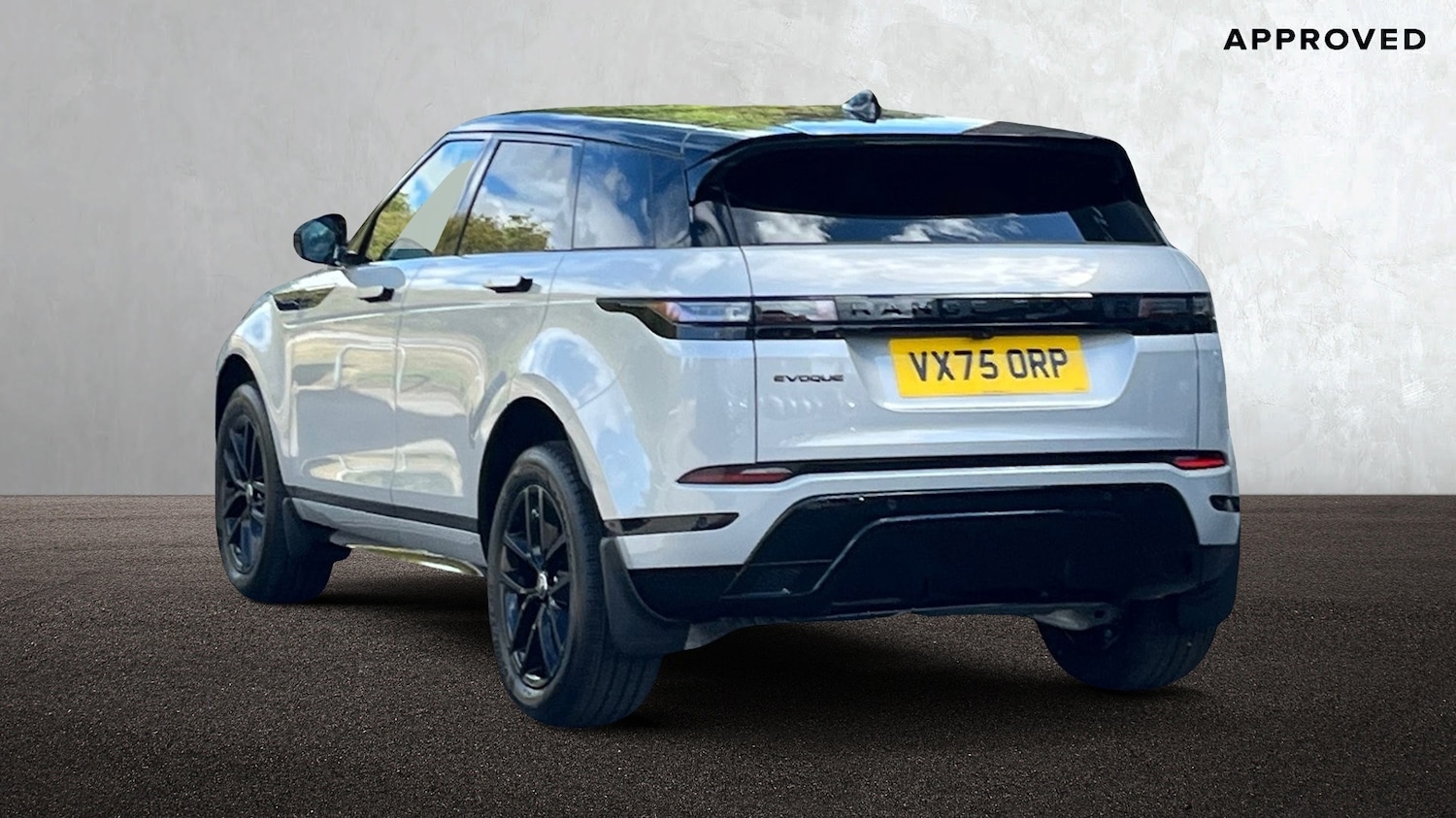 Used Land Rover Range Rover Evoque 2025 for sale - 76123991: Photo 2