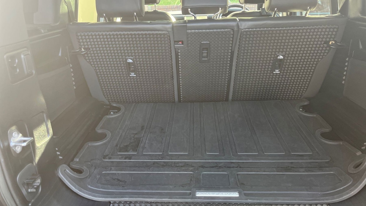 Used Land Rover Defender 2023 for sale - 76716710: Photo 10