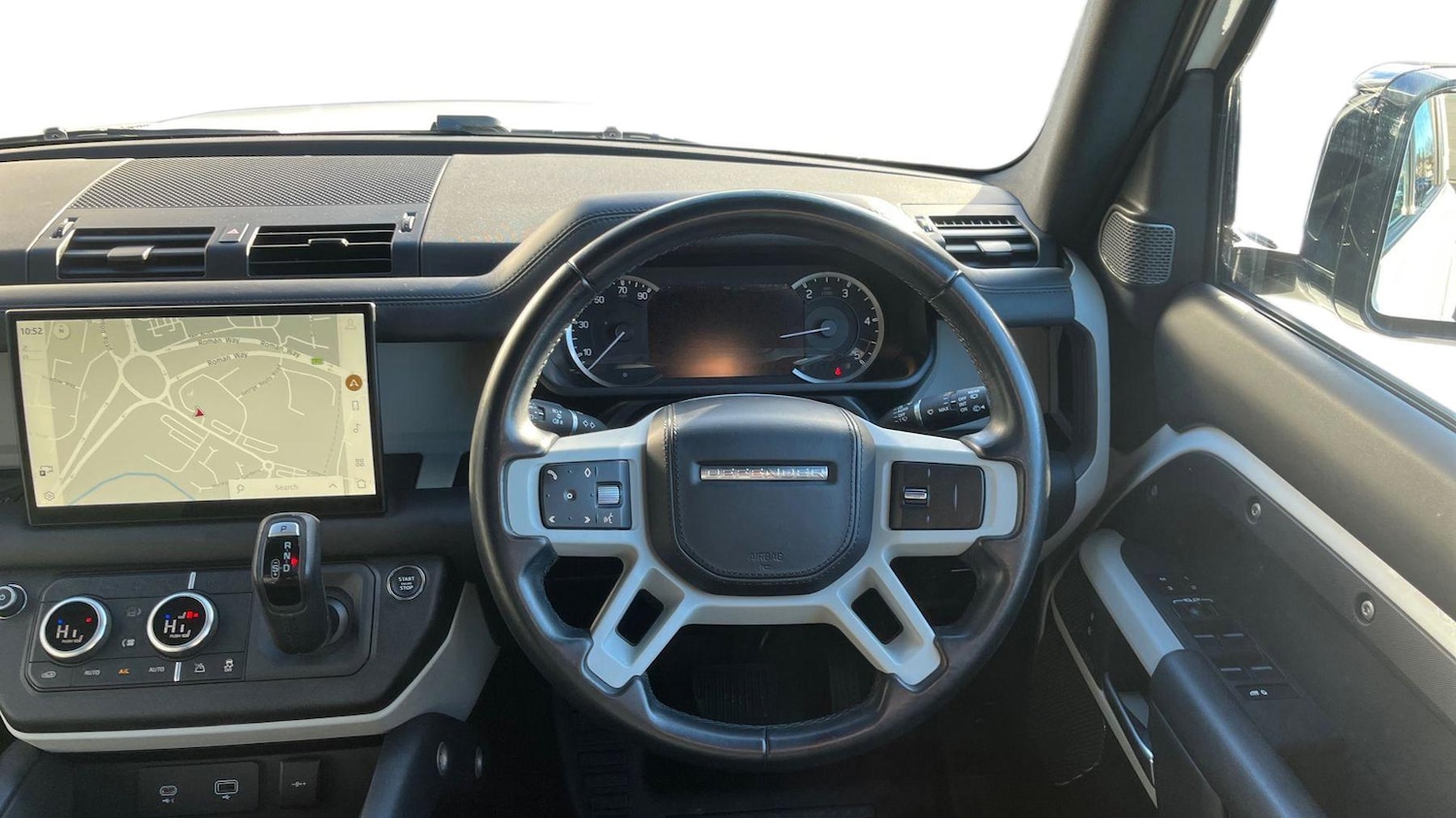 Used Land Rover Defender 2023 for sale - 76716710: Photo 15