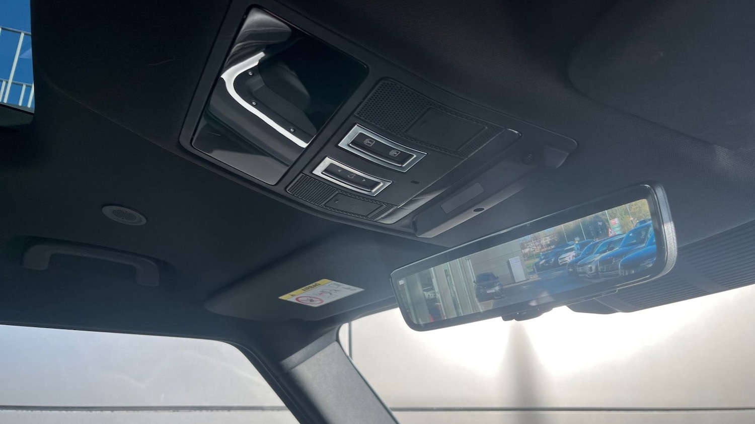 Used Land Rover Defender 2023 for sale - 76716710: Photo 23