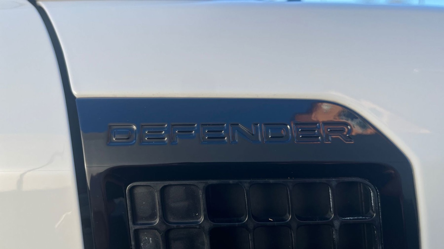 Used Land Rover Defender 2023 for sale - 76716710: Photo 28