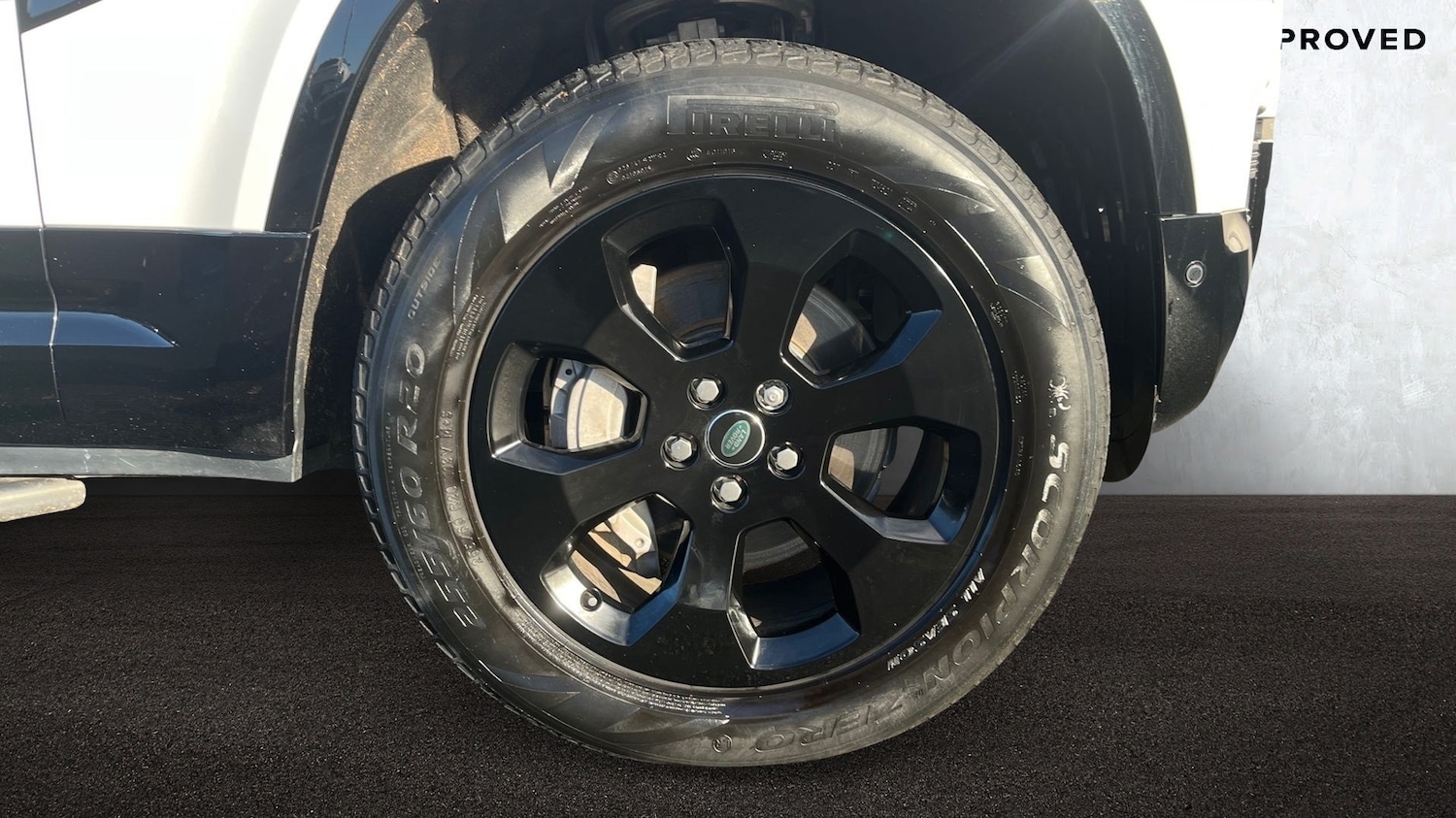 Used Land Rover Defender 2023 for sale - 76716710: Photo 8