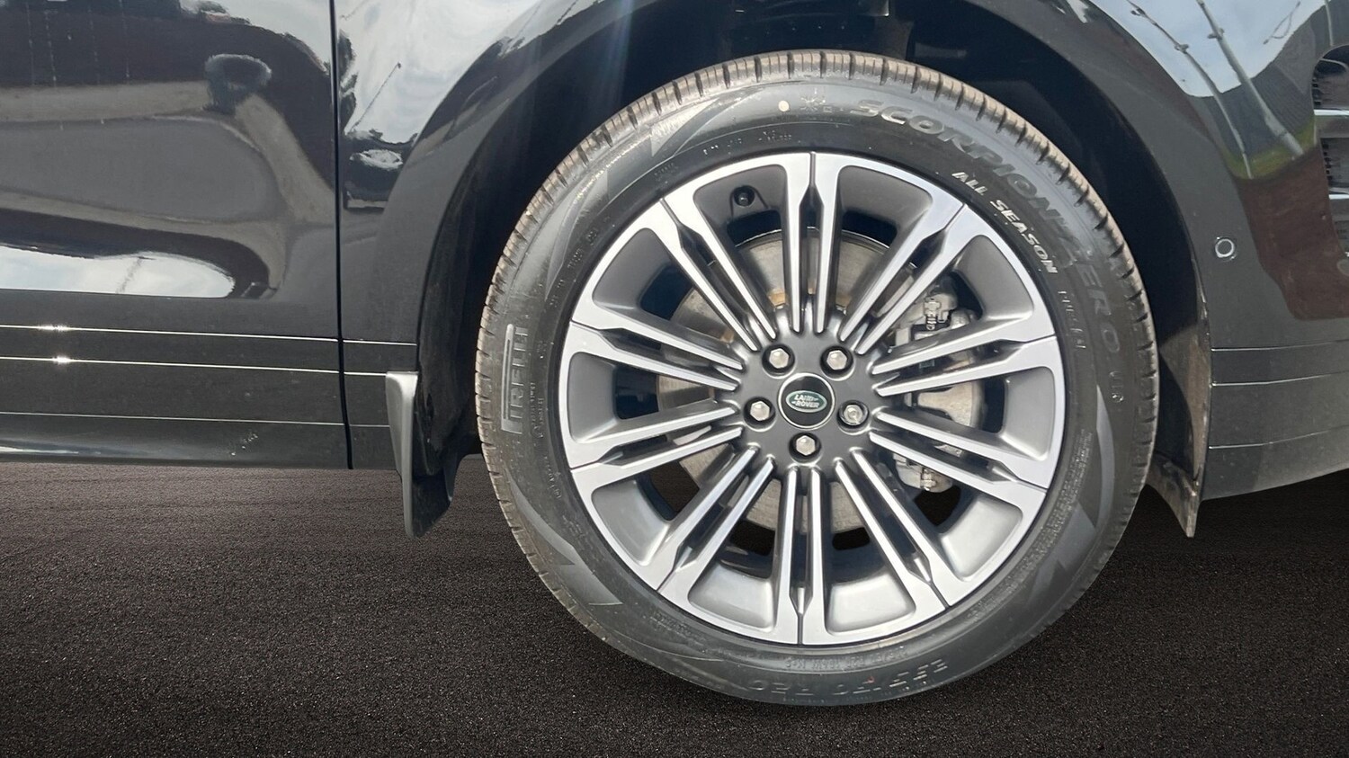 Used Land Rover Range Rover Evoque 2025 for sale - 77498146: Photo 8