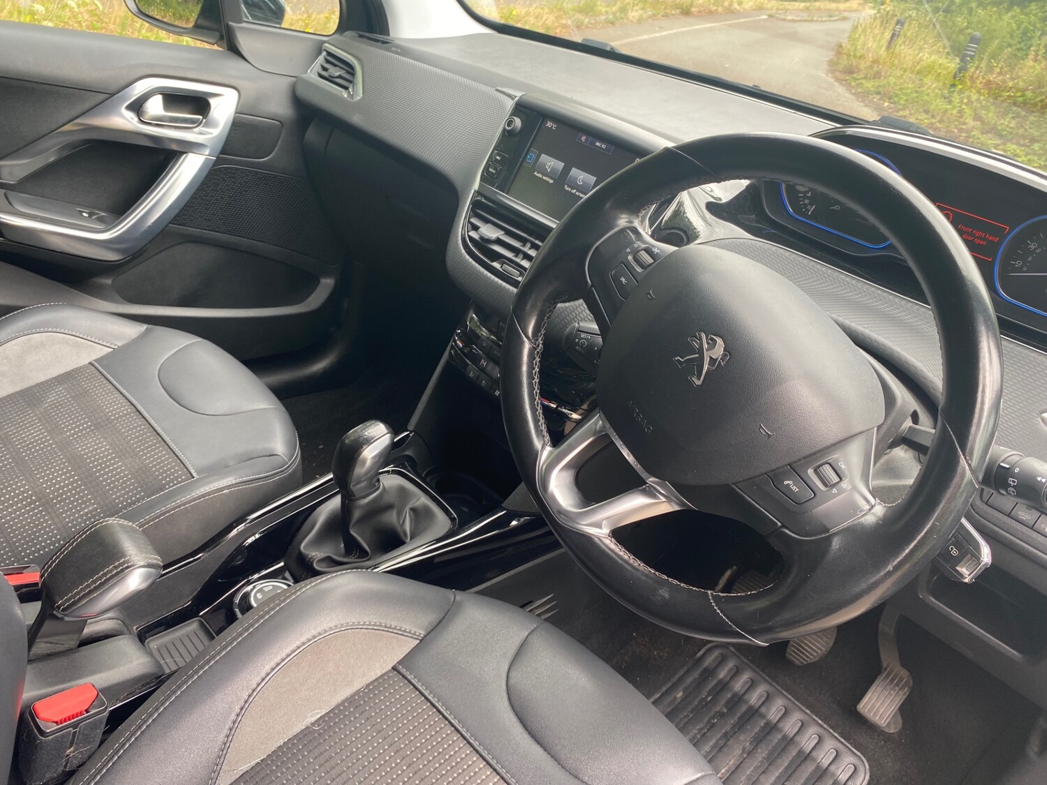 Used Peugeot 2008 2016 for sale - 77619572: Photo 11