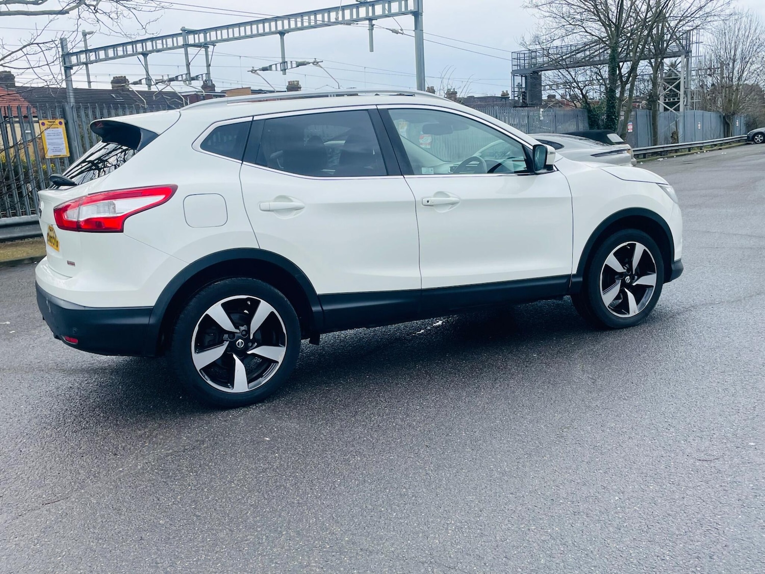 Used Nissan Qashqai 2015 for sale - 77647157: Photo 9