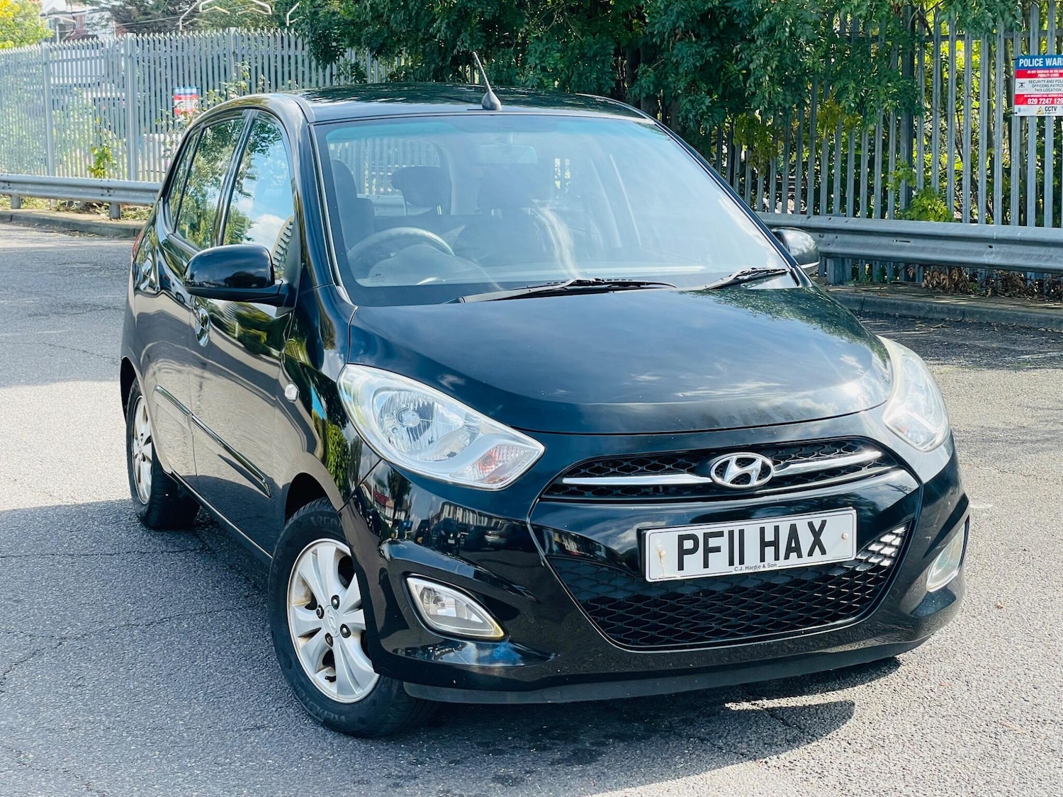 Used Hyundai i10 2011 for sale - 76109306: Photo 1