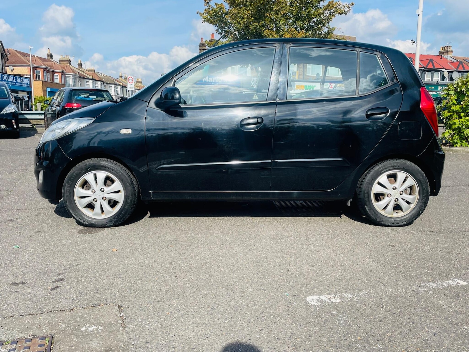 Used Hyundai i10 2011 for sale - 76109306: Photo 6