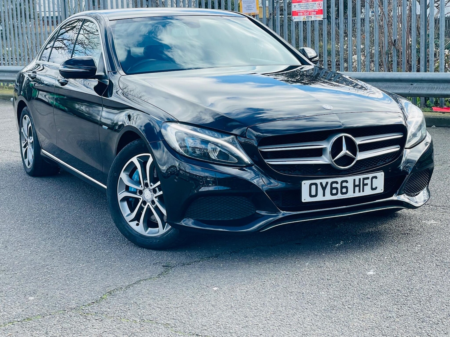 Used Mercedes-Benz C Class 2016 for sale - 77670376: Photo 1