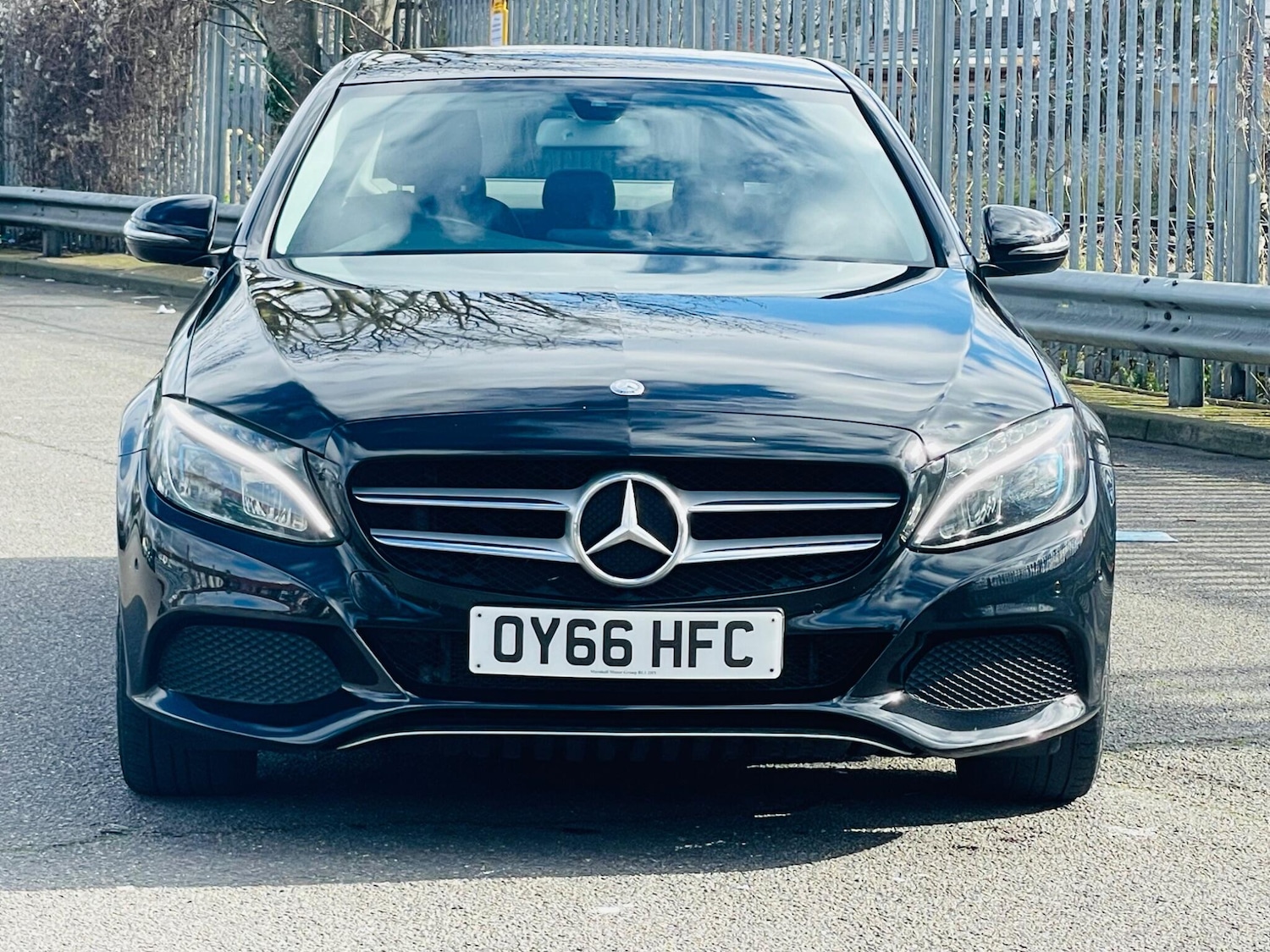 Used Mercedes-Benz C Class 2016 for sale - 77670376: Photo 2