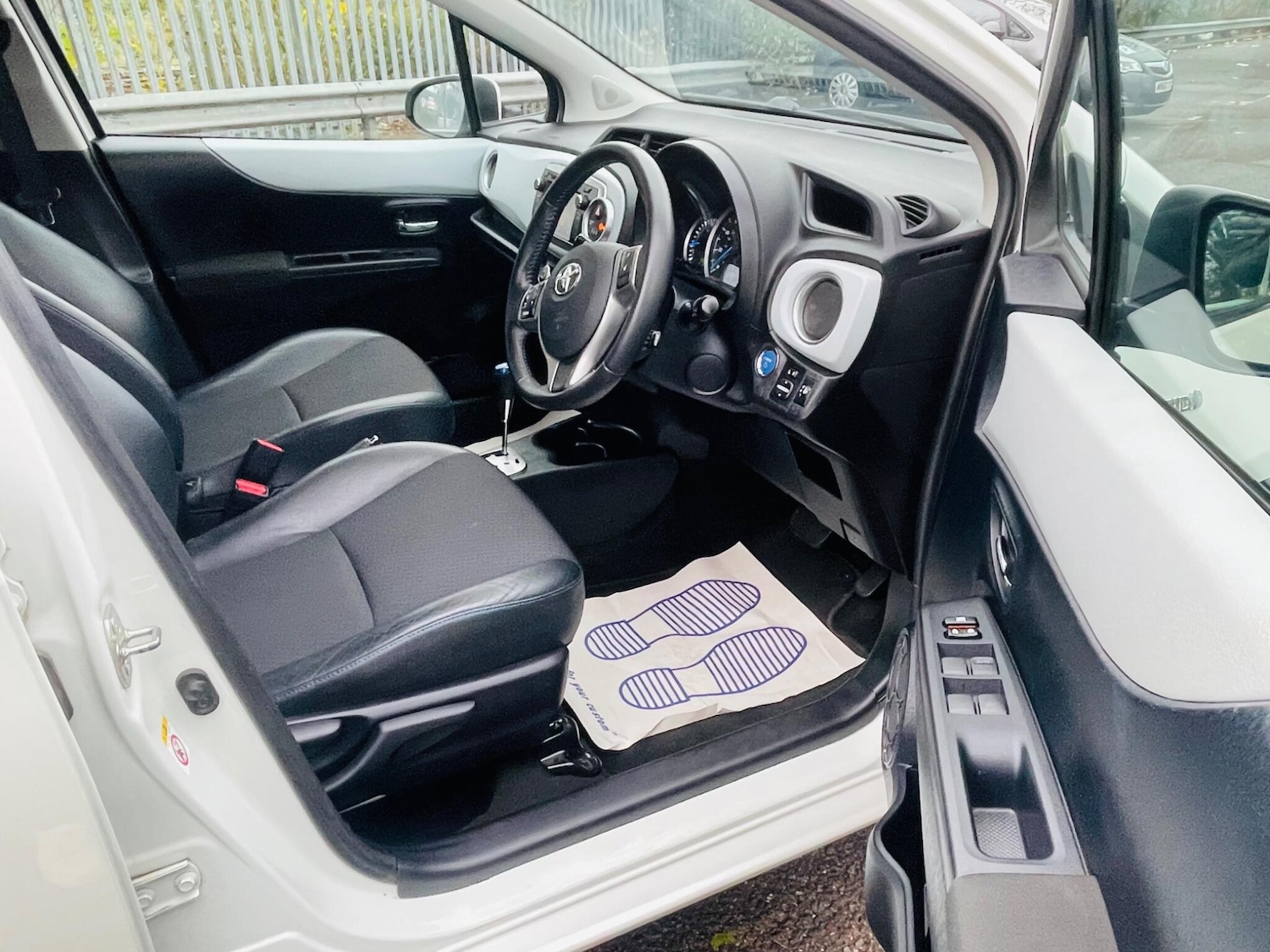 Used Toyota Yaris for sale - 76727238: Photo 15