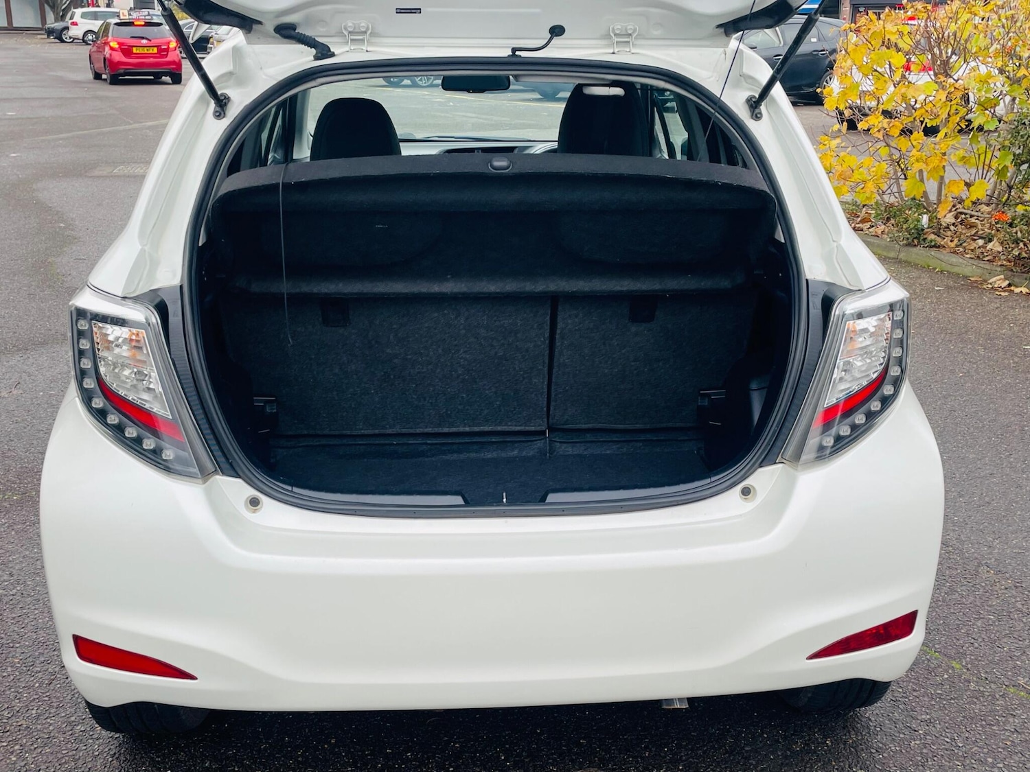 Used Toyota Yaris for sale - 76727238: Photo 17