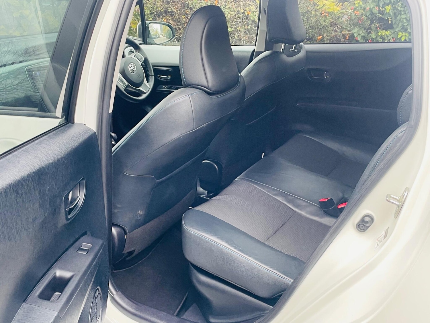 Used Toyota Yaris for sale - 76727238: Photo 18