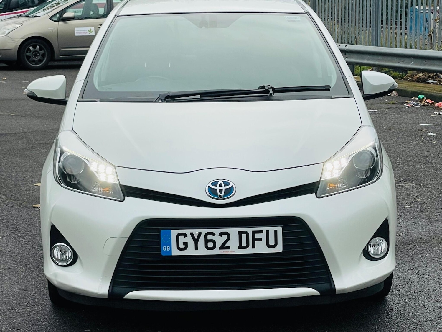 Used Toyota Yaris for sale - 76727238: Photo 2
