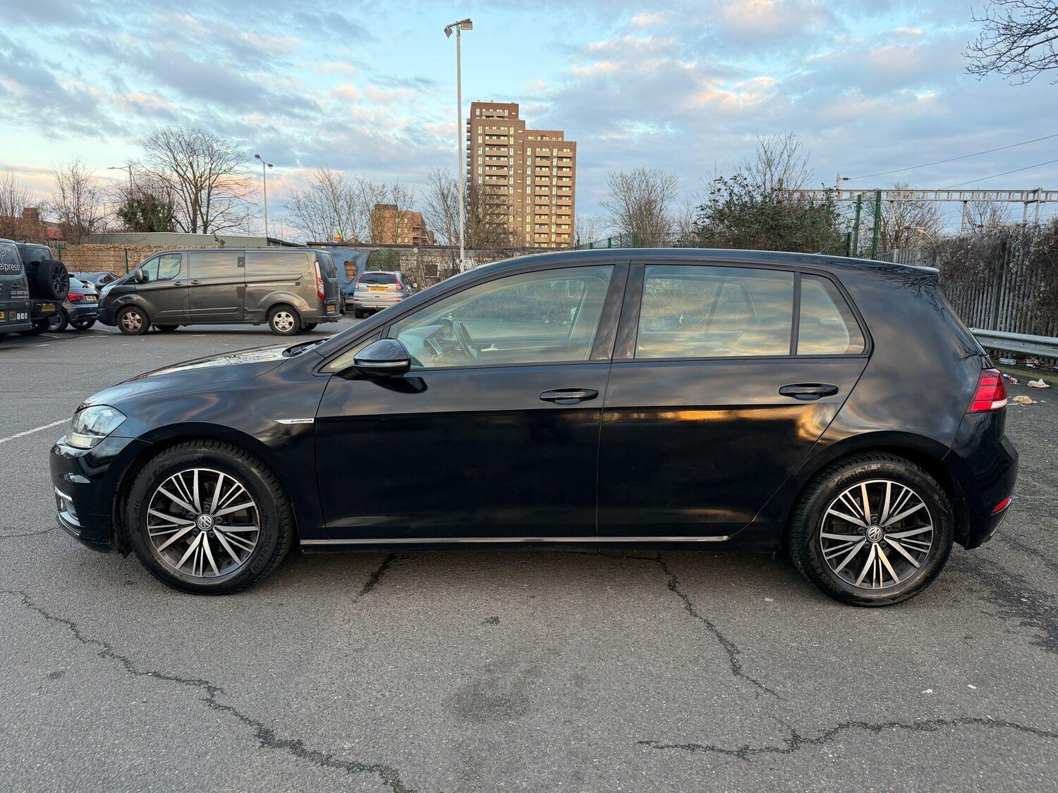 Used Volkswagen Golf 2018 for sale - 77478811: Photo 9