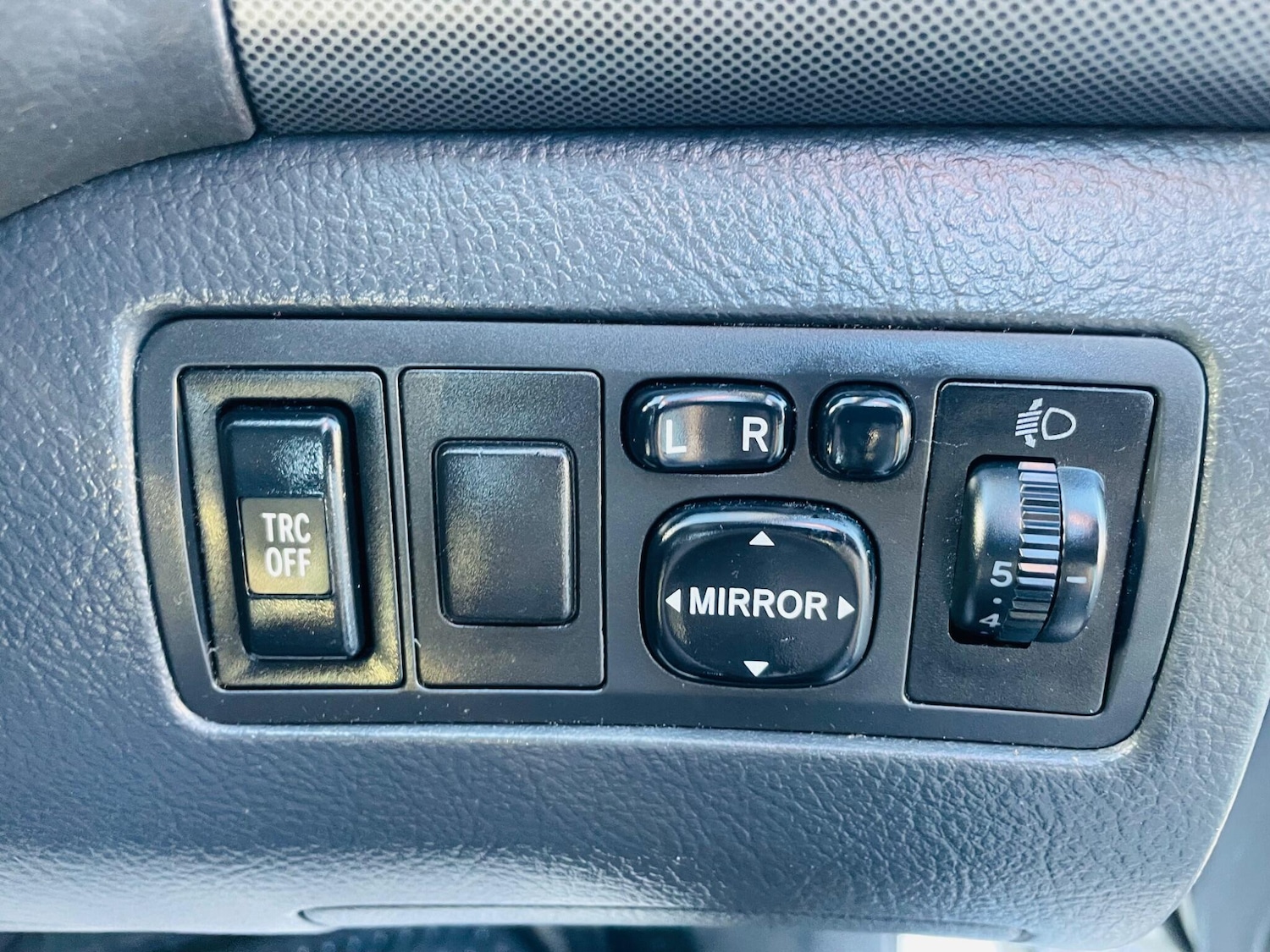 Used Toyota Avensis 2005 for sale - 76839366: Photo 17