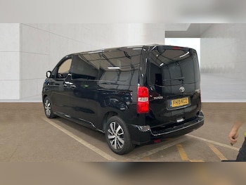 Used Toyota PROACE CITY Verso 2019 for sale - 79475216: Photo