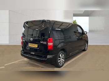 Used Toyota PROACE CITY Verso 2019 for sale - 79475216: Photo