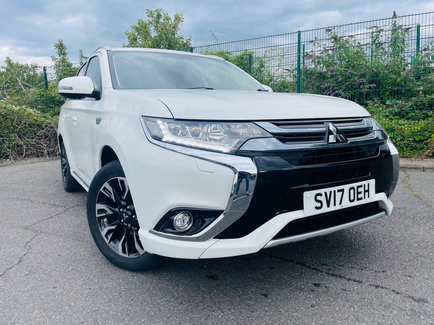 Used Mitsubishi Outlander 2017 for sale - 77074093: Photo 1