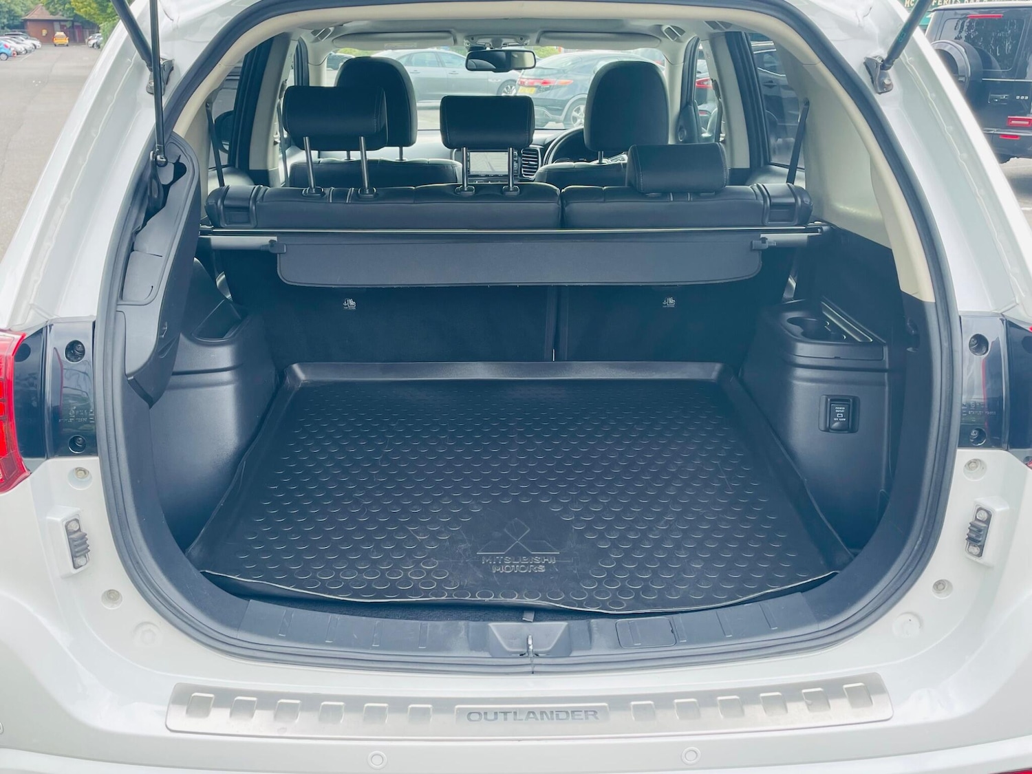 Used Mitsubishi Outlander 2017 for sale - 77074093: Photo 11
