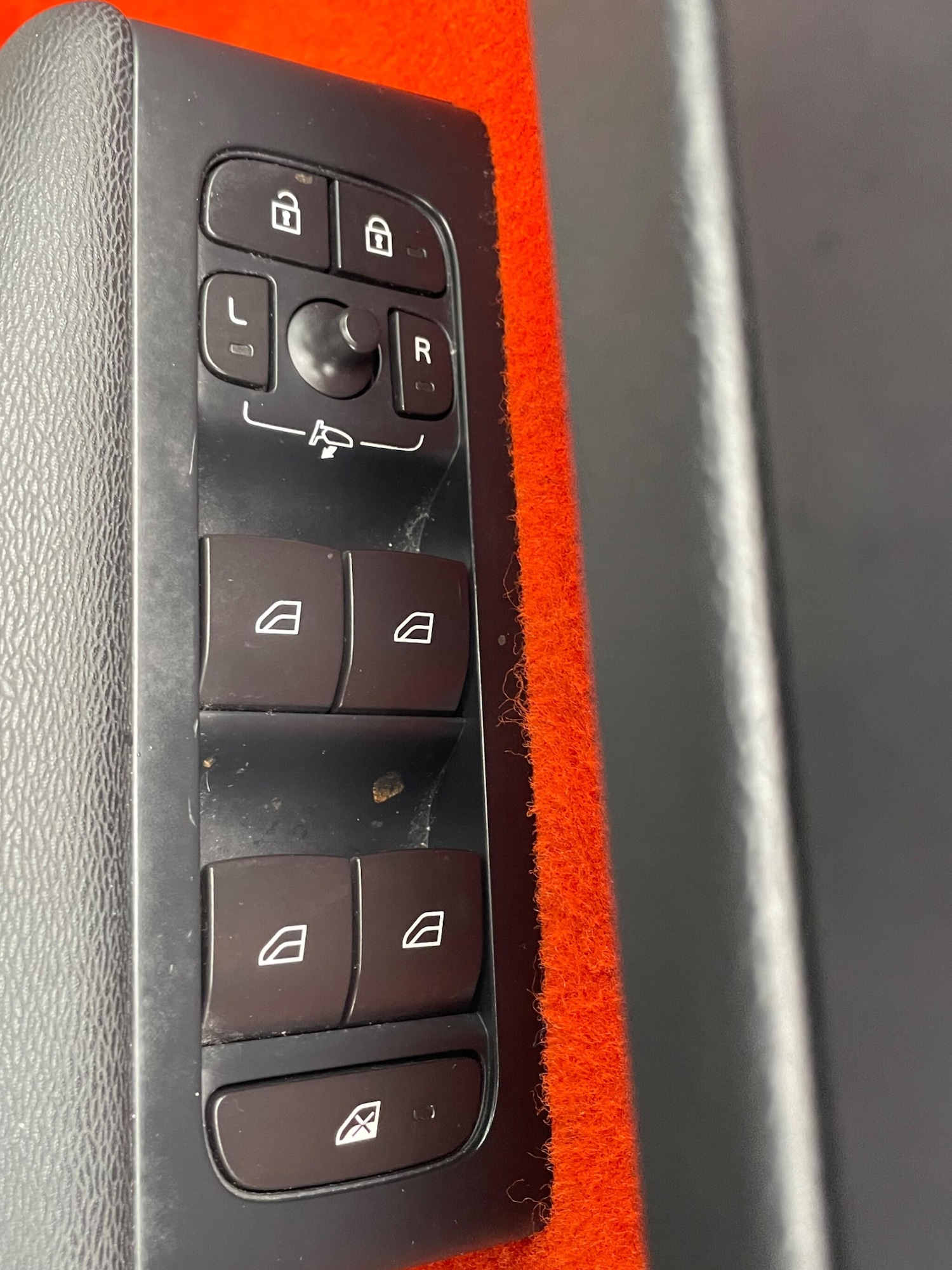 Used Volvo XC40 2018 for sale - 78220304: Photo 18