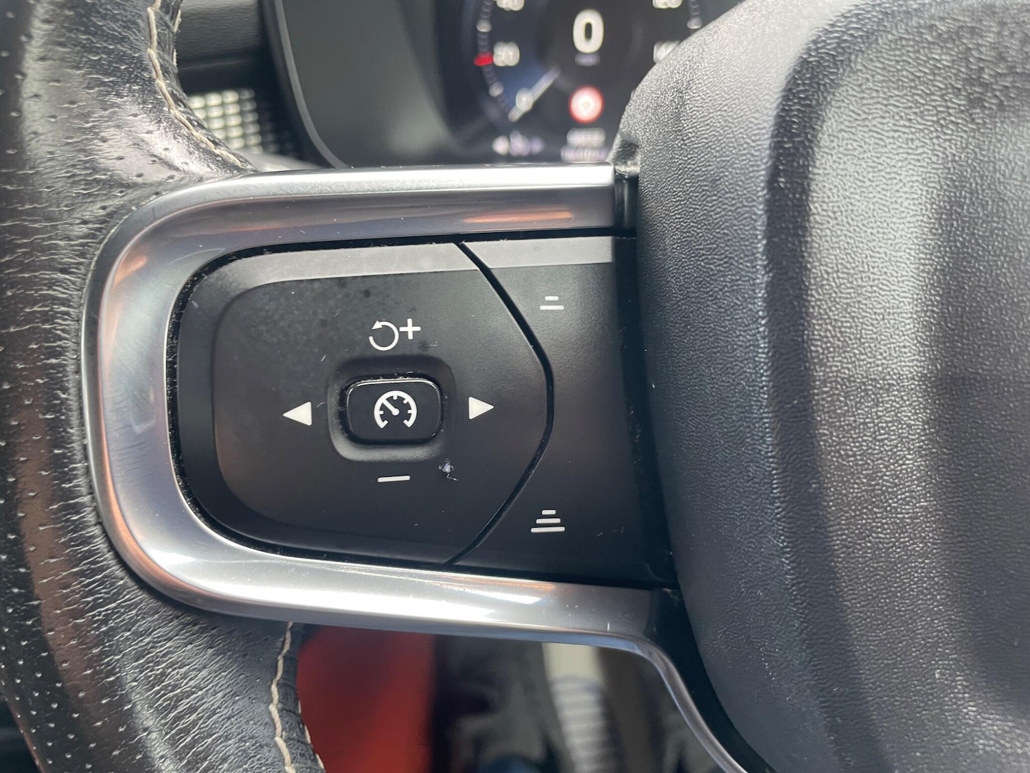 Used Volvo XC40 2018 for sale - 78220304: Photo 21