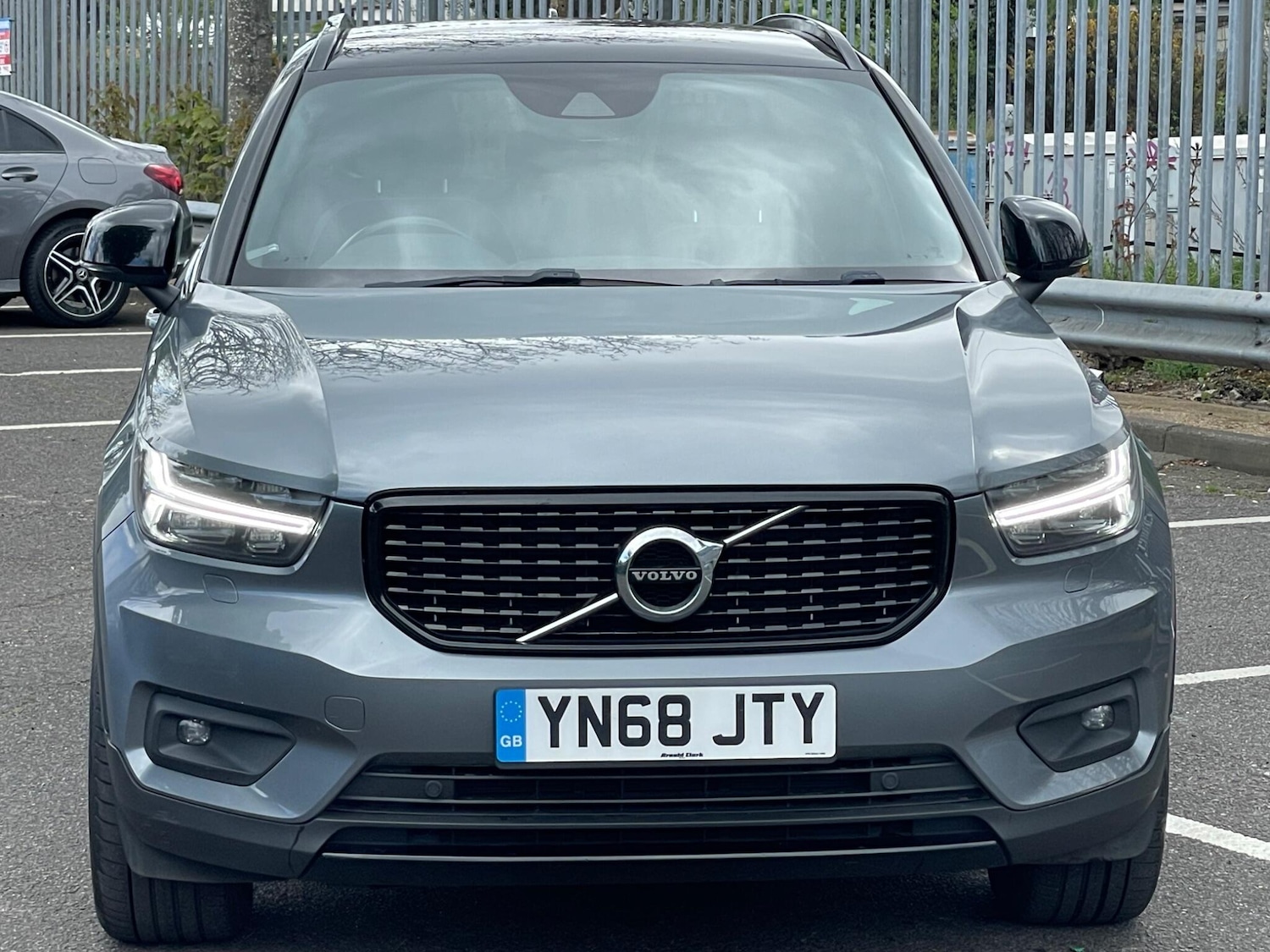 Used Volvo XC40 2018 for sale - 78220304: Photo 3