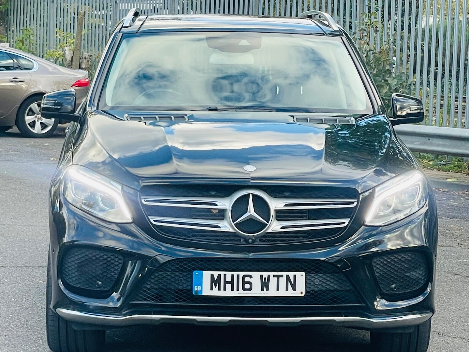 Used Mercedes-Benz GLE 2016 for sale - 76370232: Photo 2