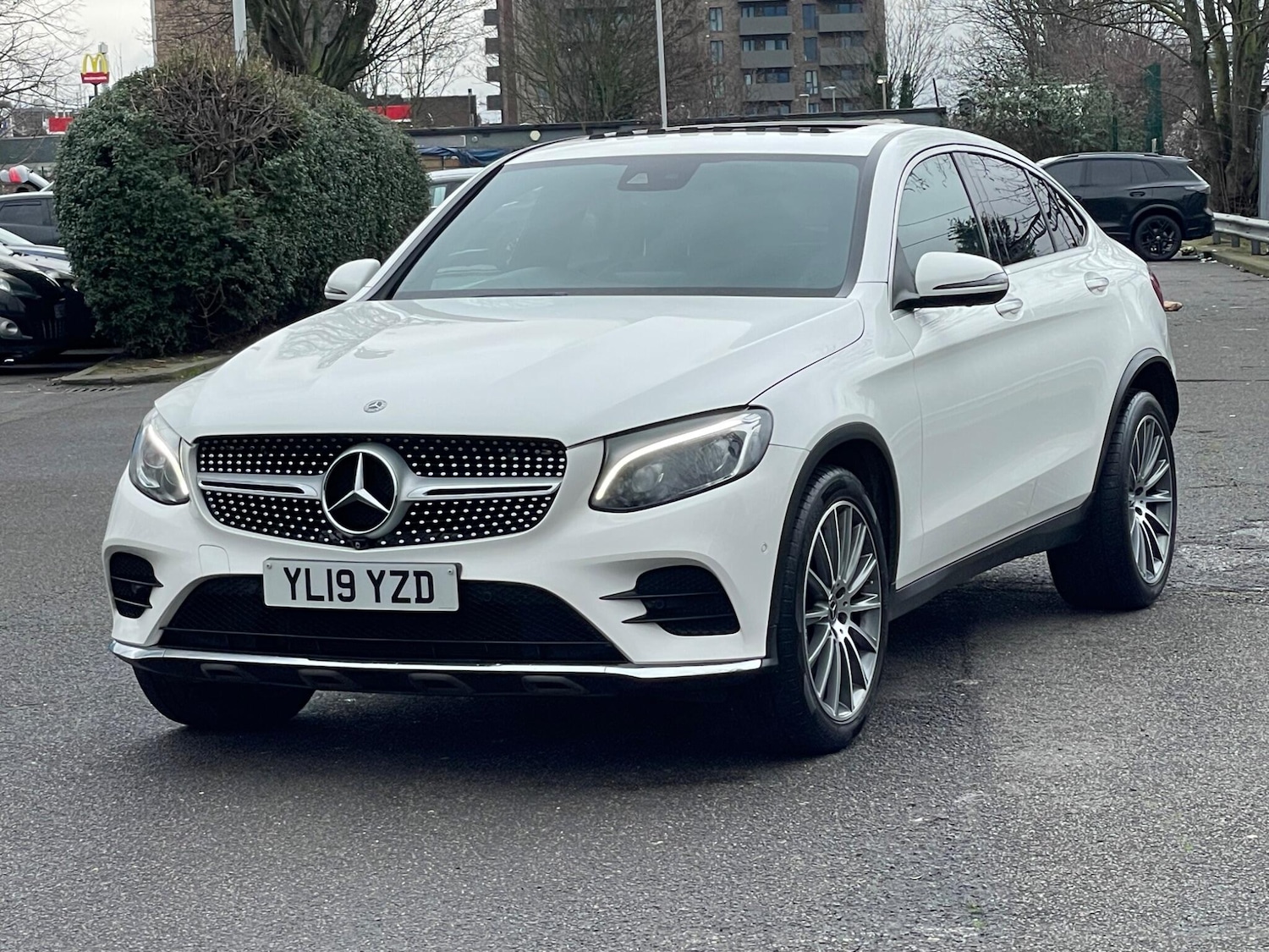 Used Mercedes-Benz GLC 2019 for sale - 77612937: Photo 3