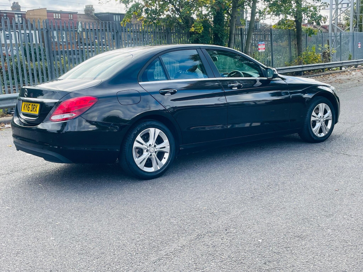 Used Mercedes-Benz C Class 2016 for sale - 76336335: Photo 11