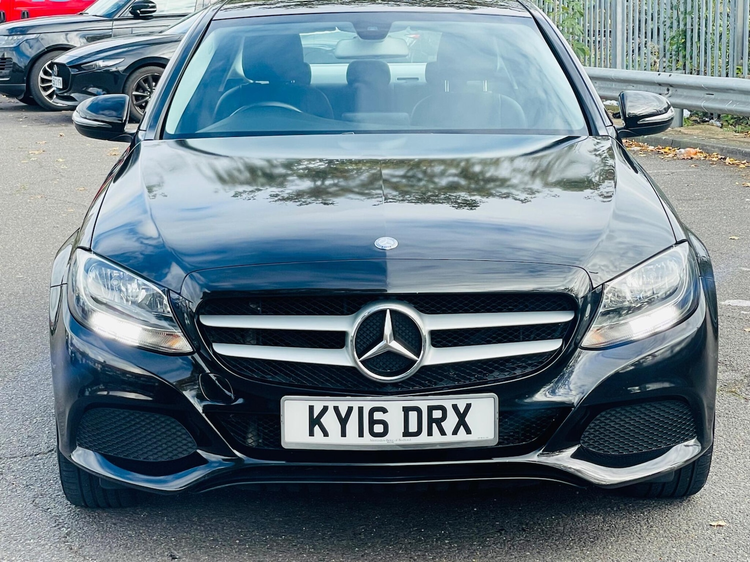 Used Mercedes-Benz C Class 2016 for sale - 76336335: Photo 2