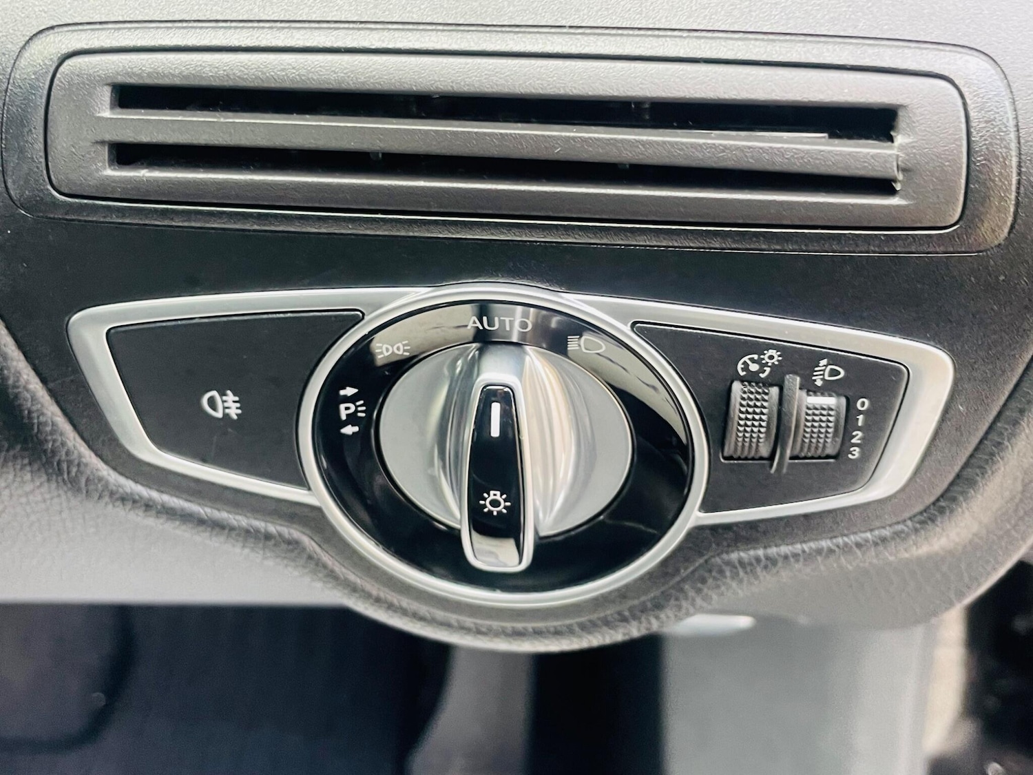 Used Mercedes-Benz C Class 2016 for sale - 76336335: Photo 22