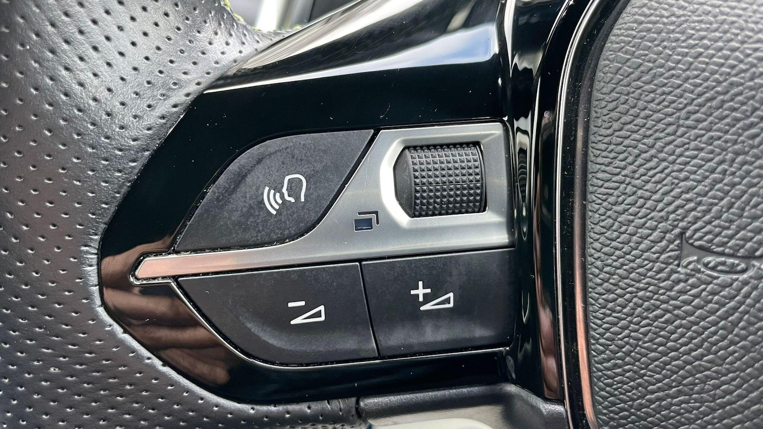 Used Peugeot 208 for sale - 77538181: Photo 24