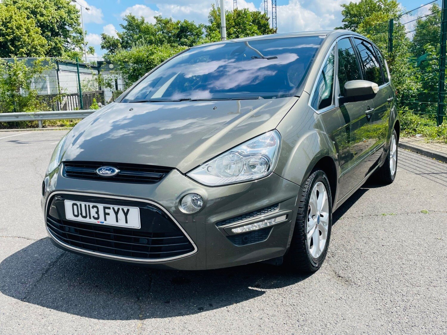 Ford S-MAX Green Car Review 