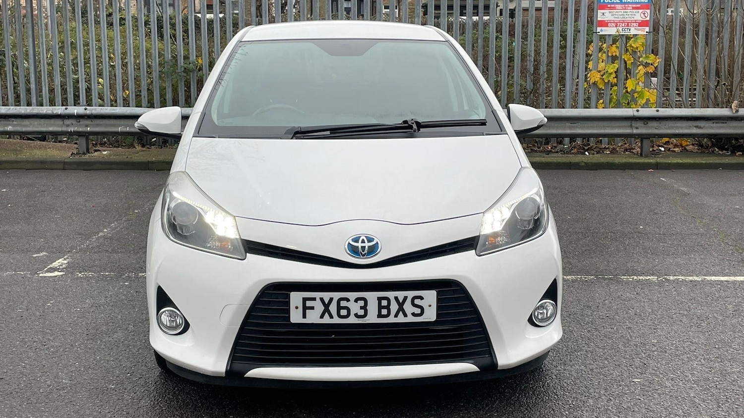 Used Toyota Yaris 2013 for sale - 77020953: Photo 2