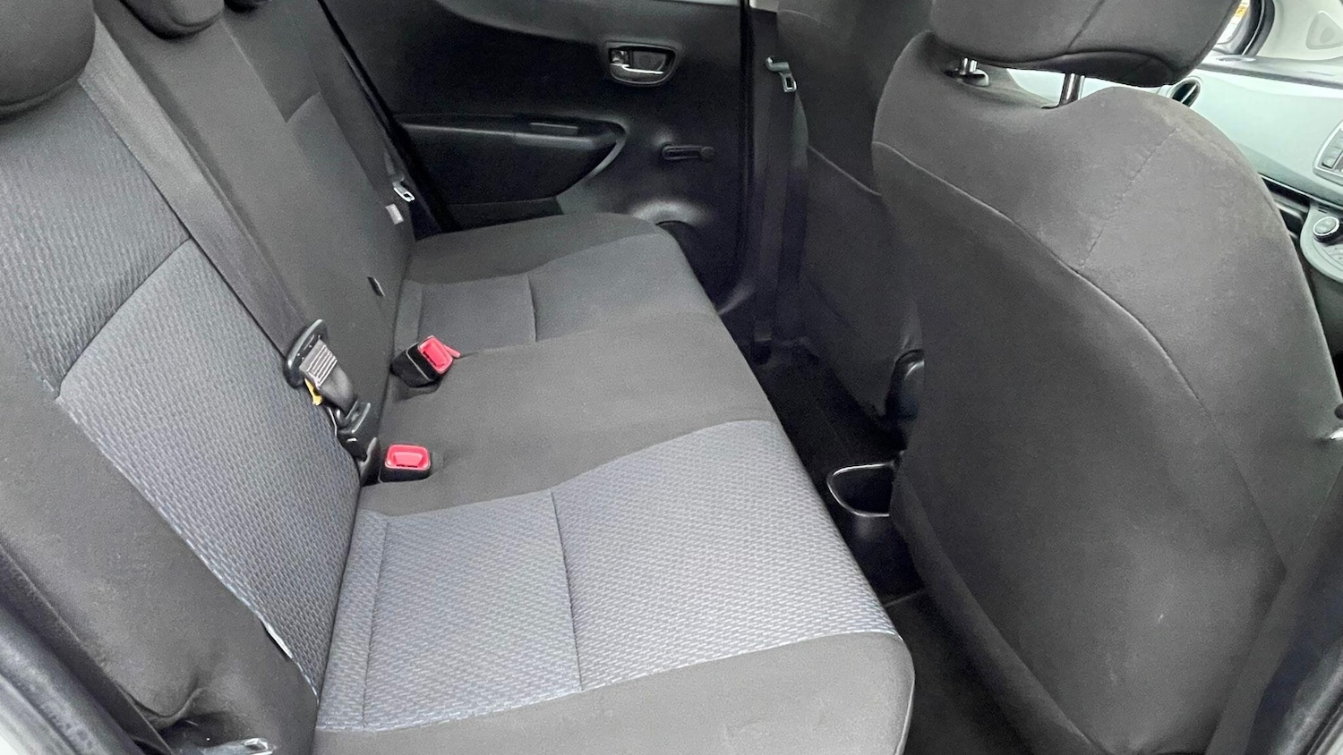 Used Toyota Yaris 2013 for sale - 77020953: Photo 22