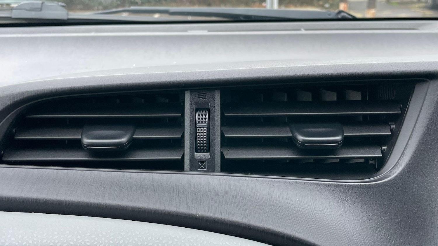 Used Toyota Yaris 2013 for sale - 77020953: Photo 24