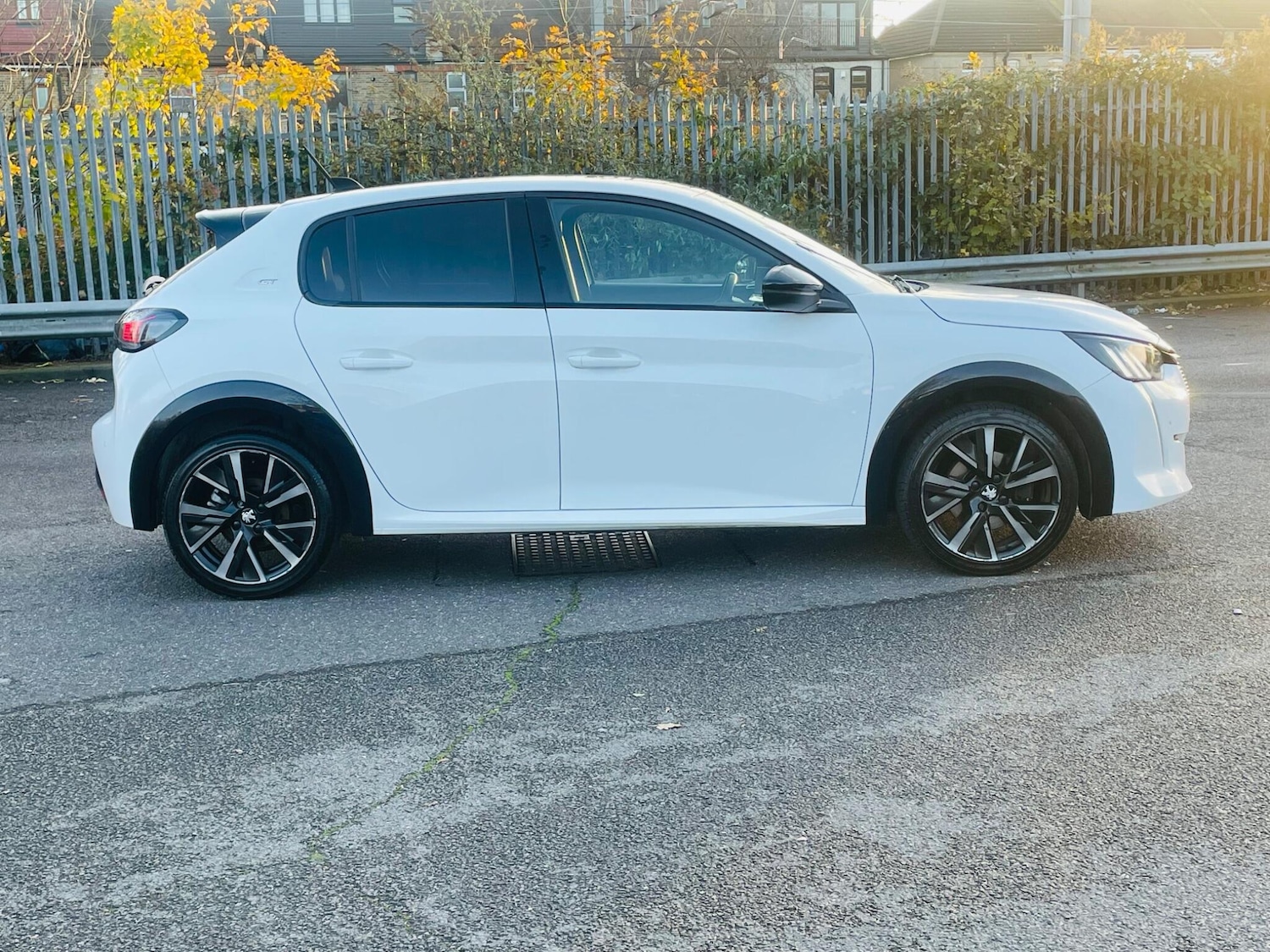 Used Peugeot 208 for sale - 76786432: Photo 12
