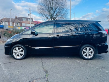 Used Toyota Estima 2010 for sale - 75741794: Photo