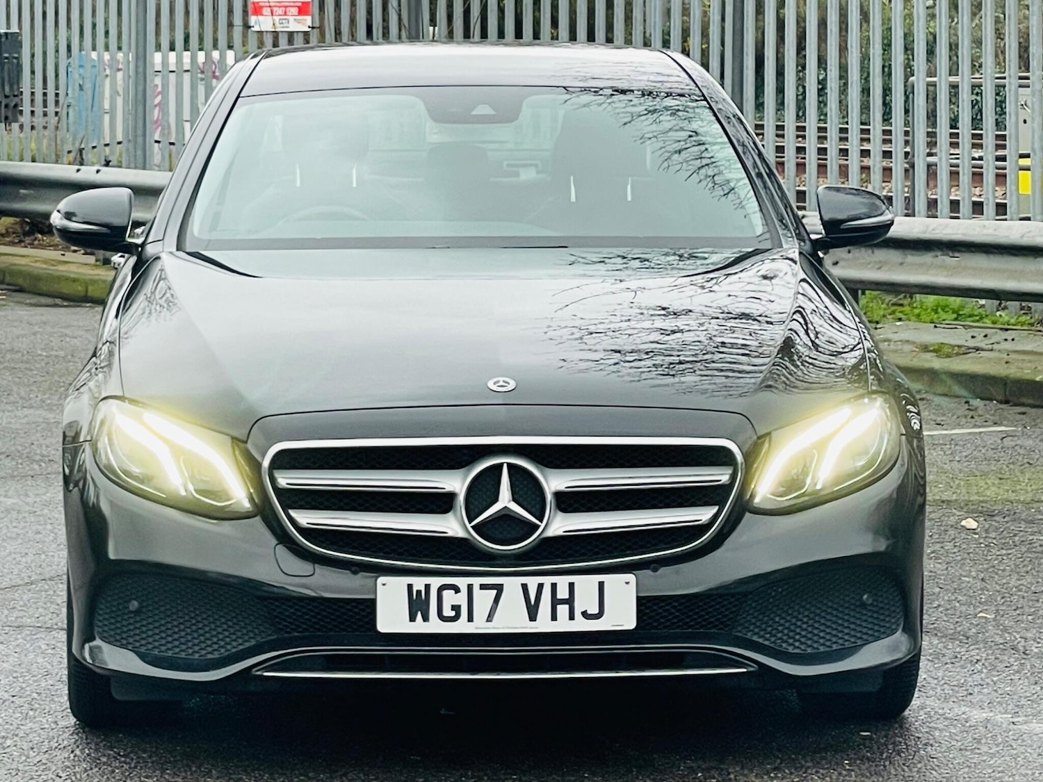 Used Mercedes-Benz E Class 2017 for sale - 77549430: Photo 2