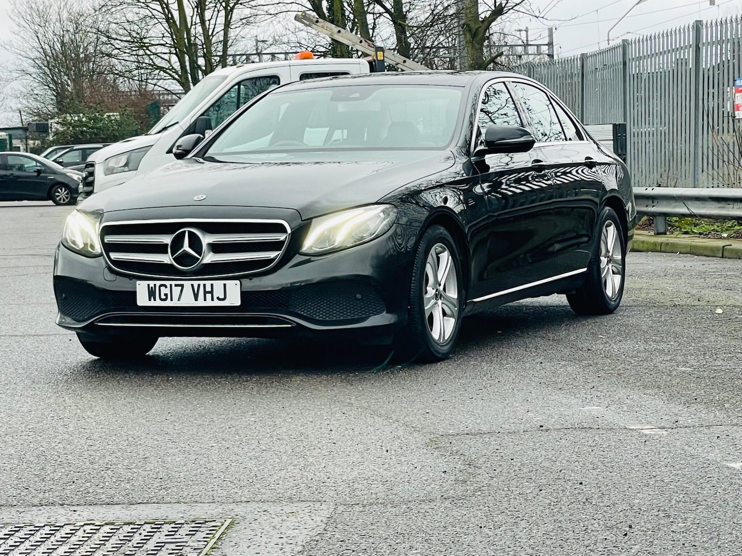 Used Mercedes-Benz E Class 2017 for sale - 77549430: Photo 3